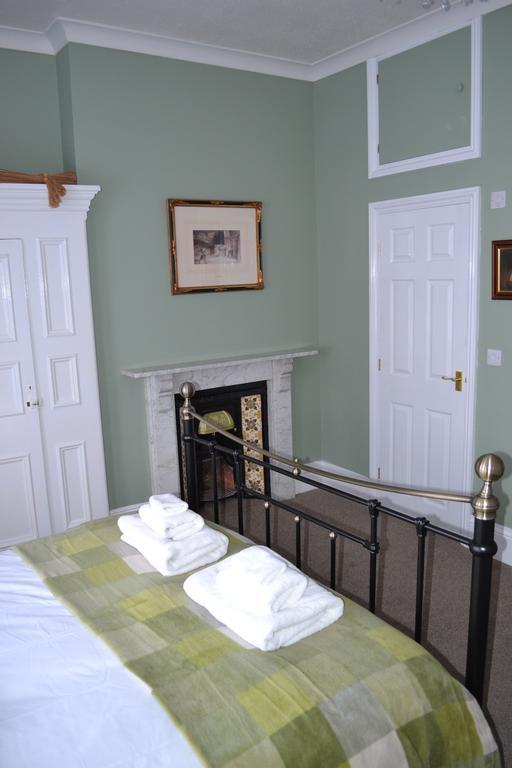 Corra Lynn Bed and Breakfast Whitby Exteriör bild