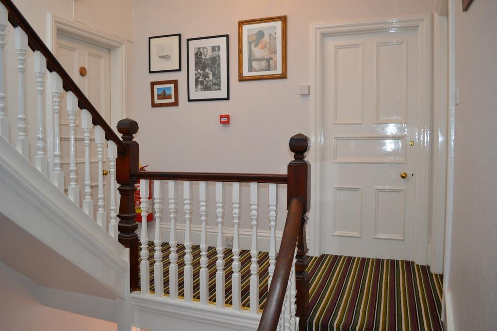 Corra Lynn Bed and Breakfast Whitby Exteriör bild