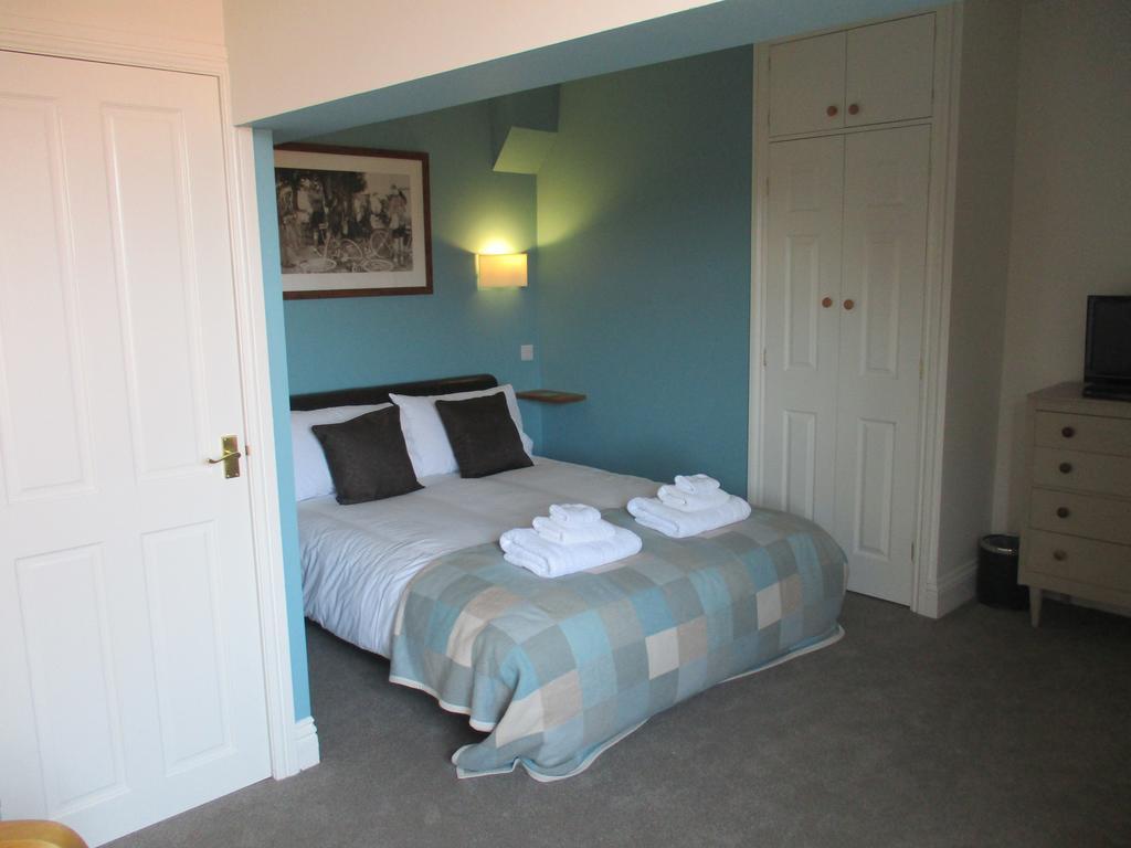 Corra Lynn Bed and Breakfast Whitby Exteriör bild