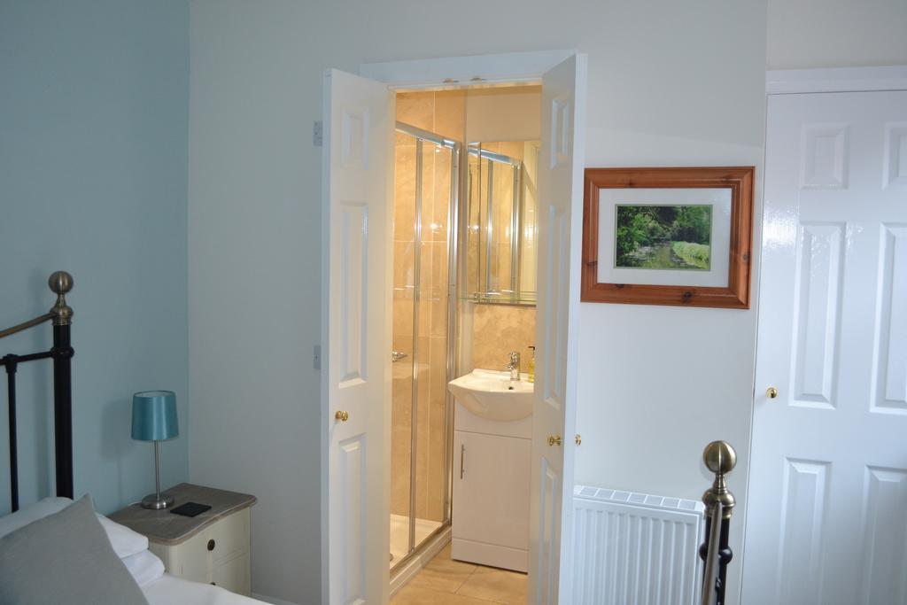 Corra Lynn Bed and Breakfast Whitby Exteriör bild