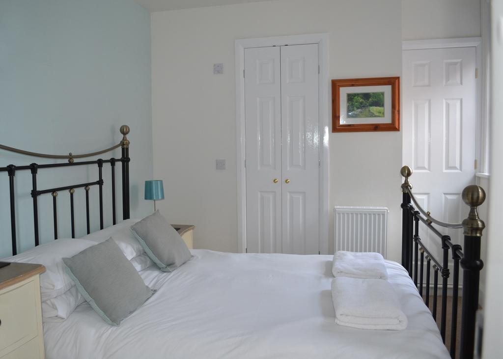 Corra Lynn Bed and Breakfast Whitby Exteriör bild